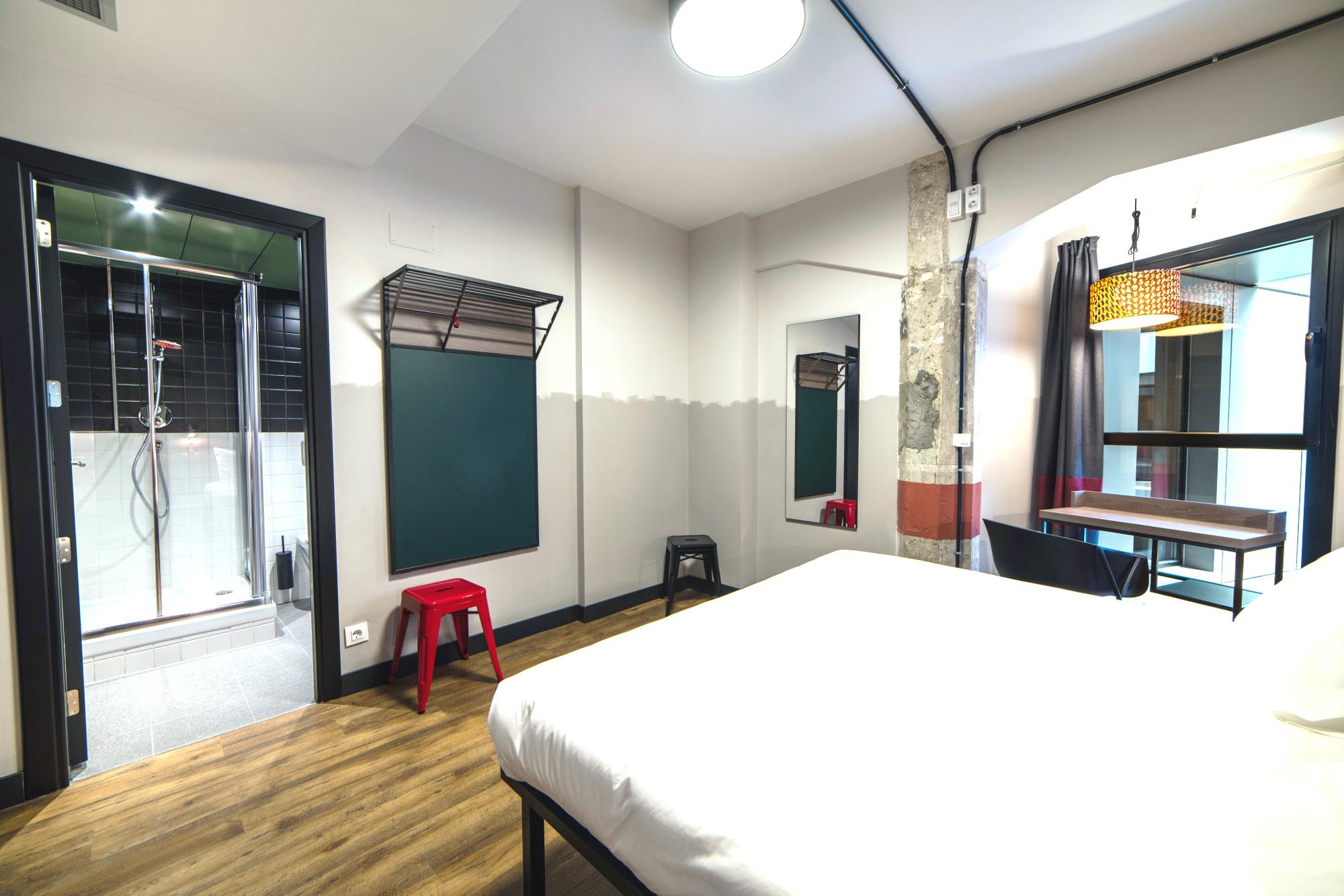 Generator Hotel *